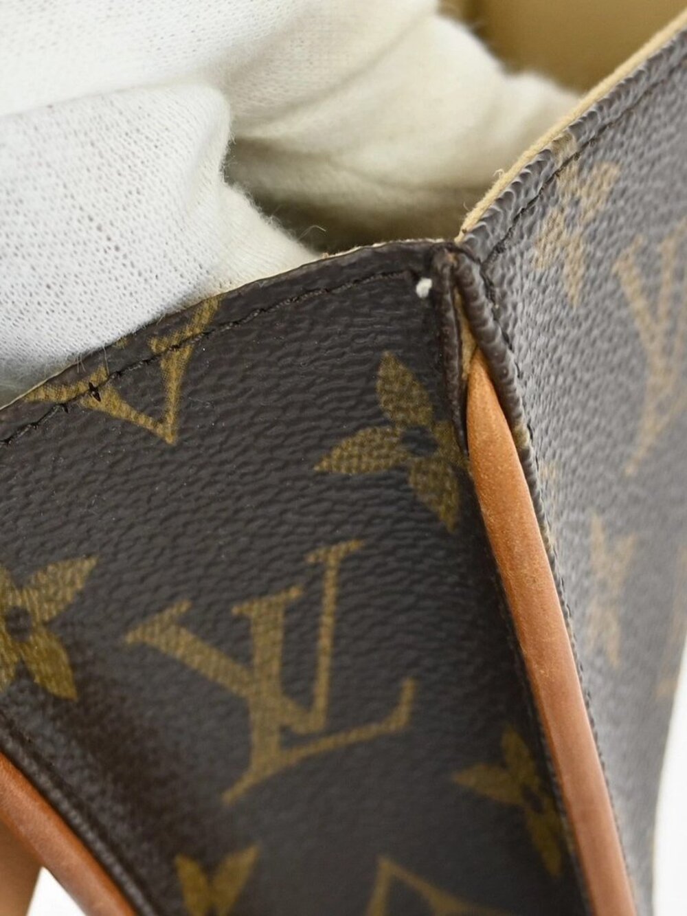 LOUIS VUITTON POCHETTE FLORENTINE BUM BAG - Picture 9 of 9